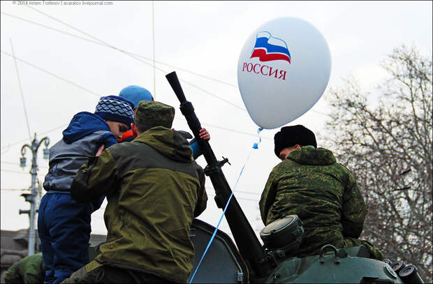 Российские военные в Крыму показали своё истинное лицо ...