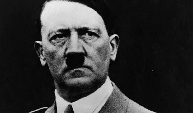 Во время Второй мировой войны разведка союзников планировала провести удивительную спецоперацию против Гитлера. Предполагалось добавлять в пищу фюрера эстроген, чтобы сделать его менее агрессивным.