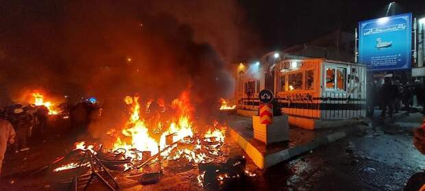 Bloomberg оценил вероятность силового сценария США в отношении Ирана