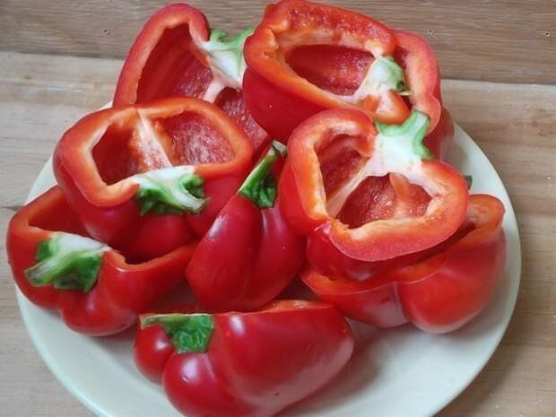 перцы, фаршированные курятиной и грибами