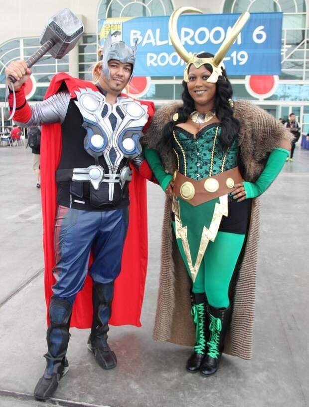 2. Кровные братья Тор и Локи утерли всем нос и завоевали славу comic-con, костюм, пара, фестиваль
