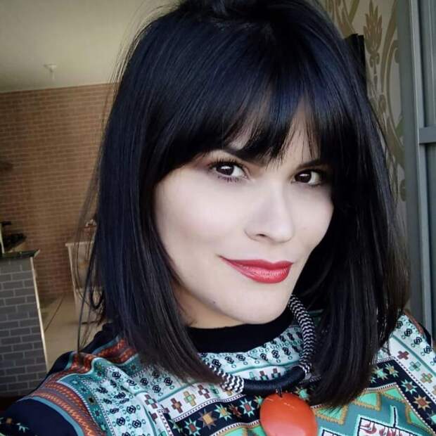 Каре с челкой для женщин 40-50 лет фото 6