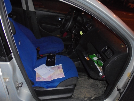 На севере Москвы полицейские задержали двоих подозреваемых в краже автомобиля