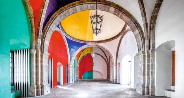 Candida hofer architectural fine art photography mexico thumbnail