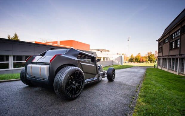 Французская студия «ESPERA Sbarro Montbeliard» представила свой новый концепт-кар Sbarro Eight HOTROD (15 фото) Новый концепт-кар Sbarro Eight HOTROD