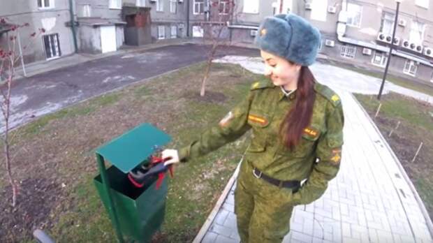 Теперь я в берцах: Пародия на скандальную песню о "лабутенах" взорвала Сеть Теперь я в берцах: Пародия на скандальную песню о "лабутенах" взорвала Сеть