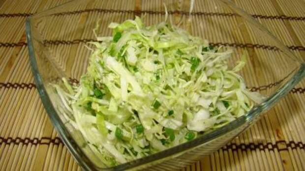 Салат с капустой и огурцом