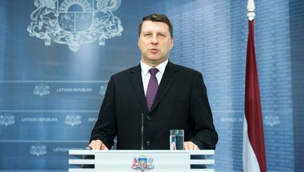Президенту Латвии посоветовали прекратить говорить по-русски Президенту Латвии посоветовали прекратить говорить по-русски
