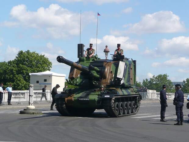 САУ АМХ 30 AuF1 / Источник Википедиа