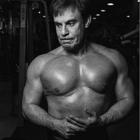 Поклонники считают, что Шифрину позавидует и Шварценеггер Поклонники считают, что Шифрину позавидует и Шварценеггер