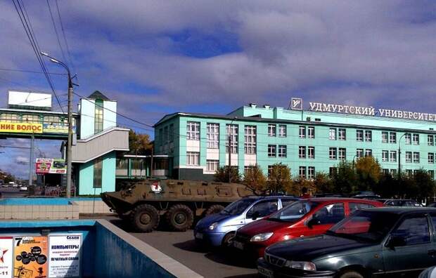 Спасибо, что хоть не на танке. Гений парковки, парковка, прикол, юмор