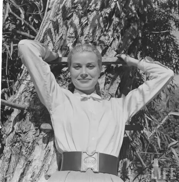 Октября 1951. Грейс Келли в детстве фото.