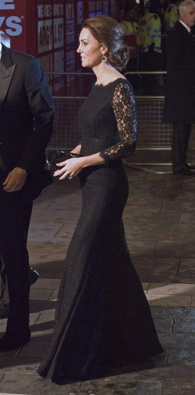 Kate Middleton Little Baby Bump In Lace Dress Diane Von Furstenberg