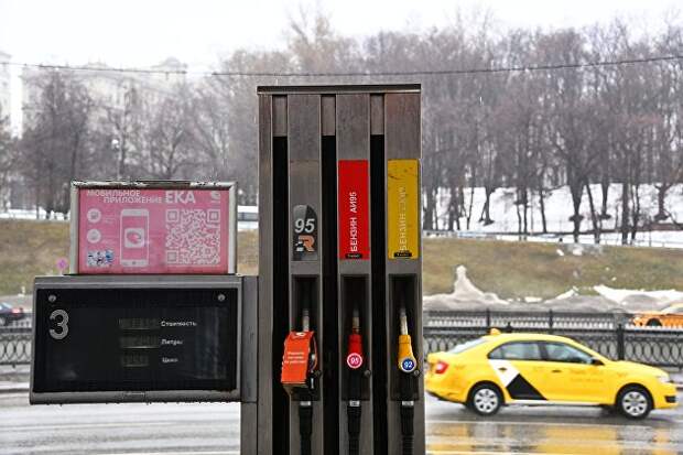 Биржевые цены на бензин продолжили снижение