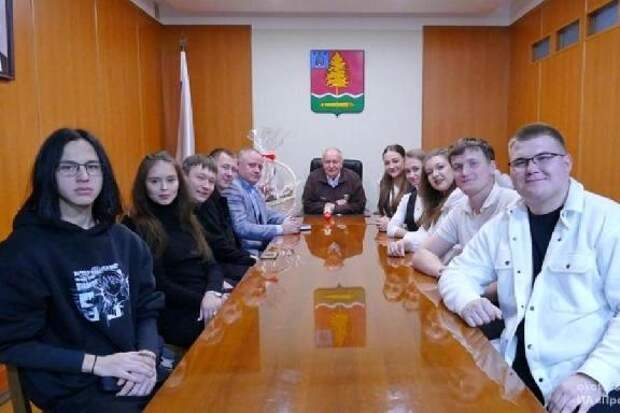 Котовская команда КВН "Черное и белое" встретилась с главой города после выступления в Сочи