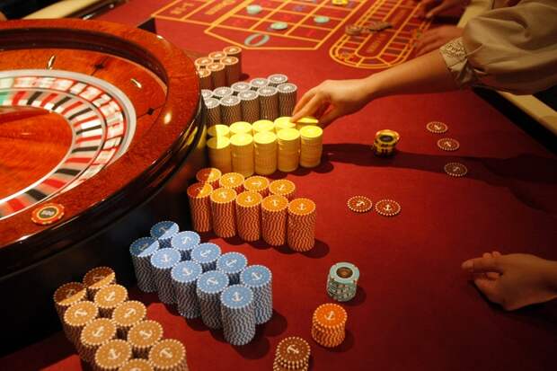Первая очередь казино под Анапой откроется в 2016 году. На фото: казино "Оракул" в игорной зоне "Азов-Сити"
