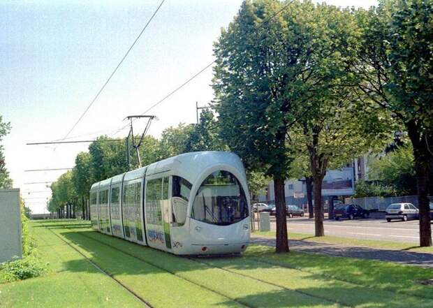 Зеленые трамвайные пути в Европе европа, трамвайные пути, улицы
