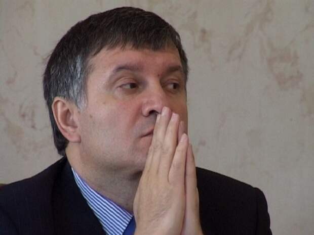 Аваков признал отсутствие военного пути решения конфликта в Донбассе