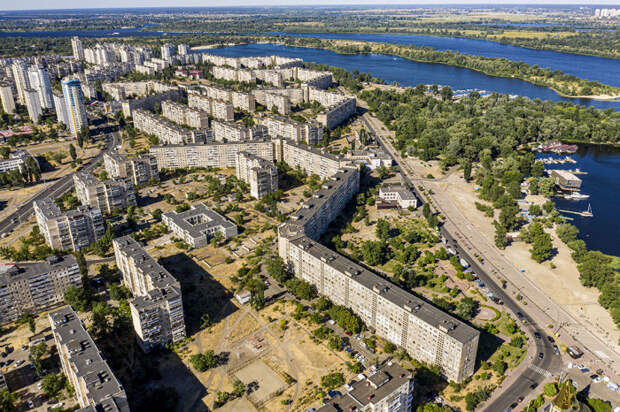 В Киеве тоже есть длинные дома / Фото: bigkiev.com.ua