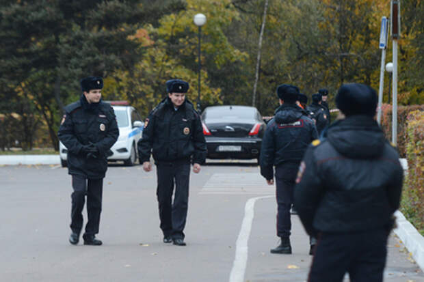 Следователей московского главка МВД поймали на взятке в два миллиона рублей Следователей московского главка МВД поймали на взятке в два миллиона рублей