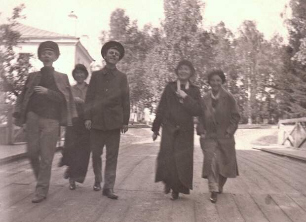Студенты города Томска в 1915 году Неизвестный автор, май - сентябрь 1915 года, г. Томск, ГИН РАН.