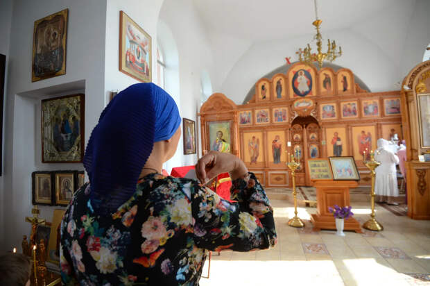 Священник разъяснил, как лучше утилизировать испорченные иконы