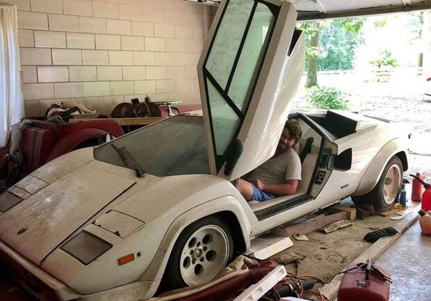 Внук нашел в гараже бабушки эксклюзивный Lamborghini Countach Lamborghini Countach, Суперкар, Внуки, Бабушка, Длиннопост