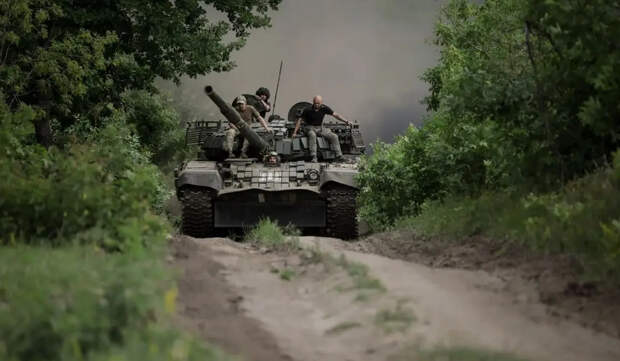 Украинская администрация полностью закрыла выезд из Купянска