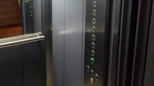 В поликлинике во 2-м Южнопортовом проезде демонтировали лифты