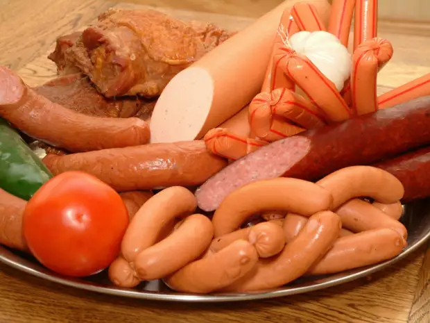 В Ростовской области в продаже обнаружены опасные сардельки