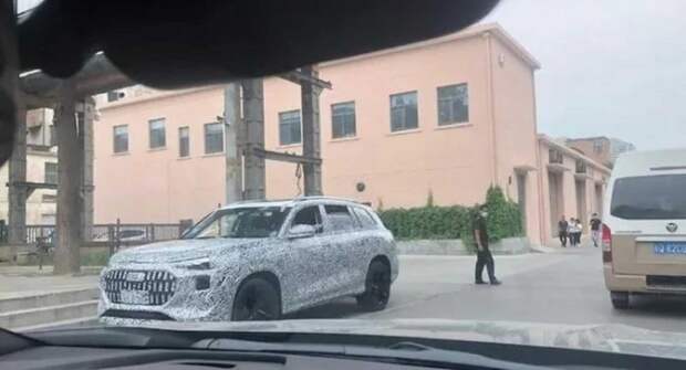 В Сети представили новые снимки Audi Q9