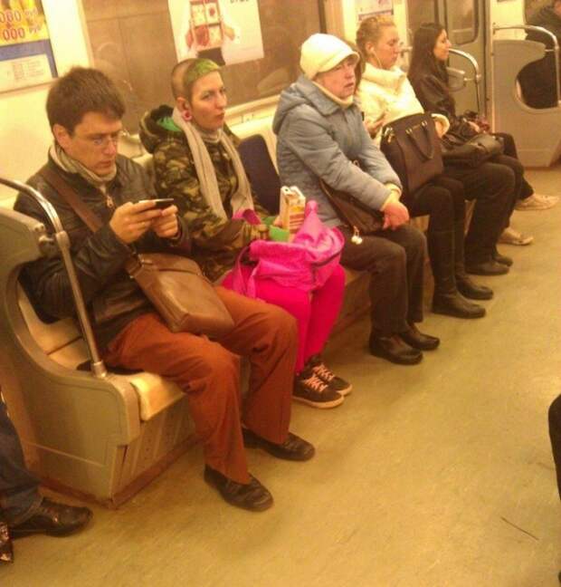Странные модники в нашем метро (36 фото)