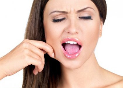 7 способов скрыть полные щеки