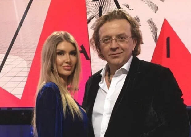 Певец Рома Жуков подарил своей молодой жене секс-шоп в центре Москвы