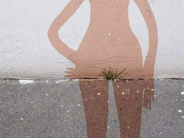 funny-street-art-woman-legs-grass