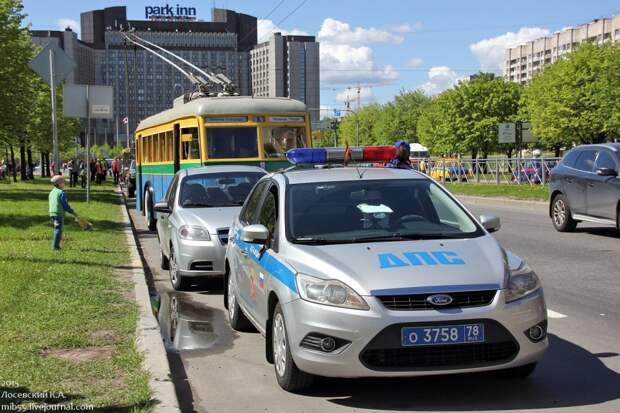 Парад ретро-техники в Санкт-Петербурге авто, общественный транспорт, парад, ретро автомобили