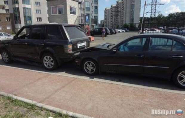 Семейные разборки с уничтожением дорогих тачек