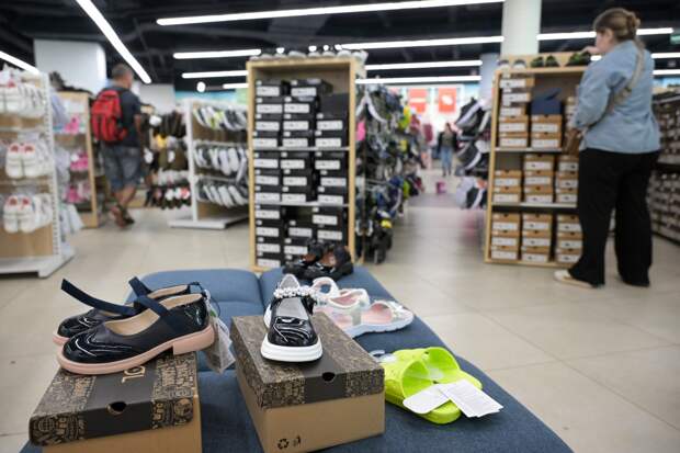 В России стало меньше магазинов детской одежды