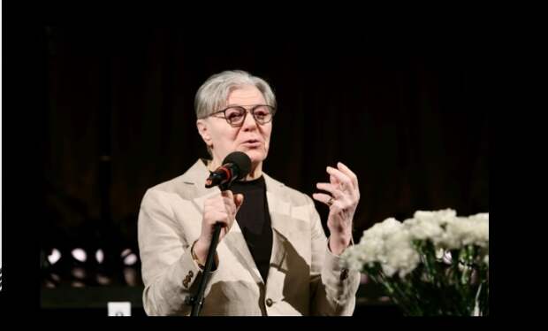 Александр Збруев рассказал о жизненном и творческом пути со сцены «Ленкома»