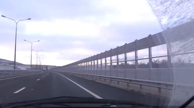 Дорога на Крымский мост зимой 2018-2019 гг. Вид из автомобиля