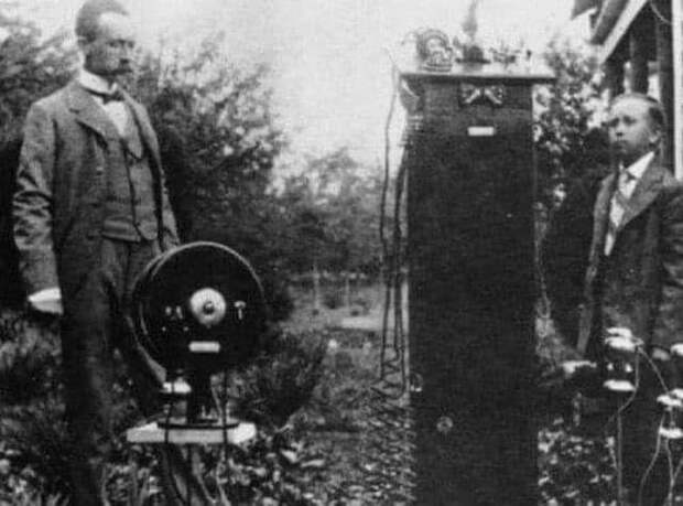 Прадедушка мобильника — первый в мире беспроводной телефон, создан Натаном Стаблфилдом Фото 1902 года