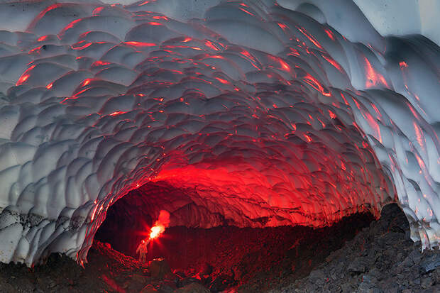 24. Ледяная пещера возле вулкана Мутновского, Россия земля, красота, планета, природа