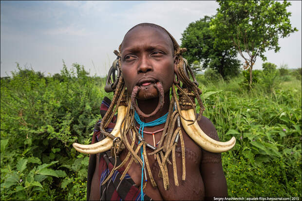 Mursi tribe / Племена с тарелками в губе Mursi tribe / Племена с тарелками в губе
