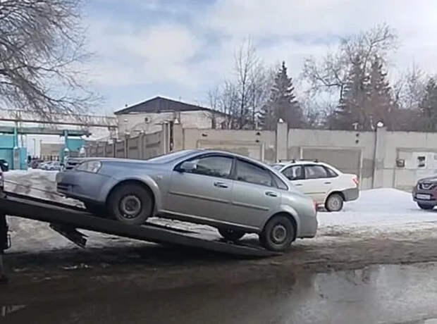 Под Челябинском мигрант сел за руль Шевроле, и отправился под арест