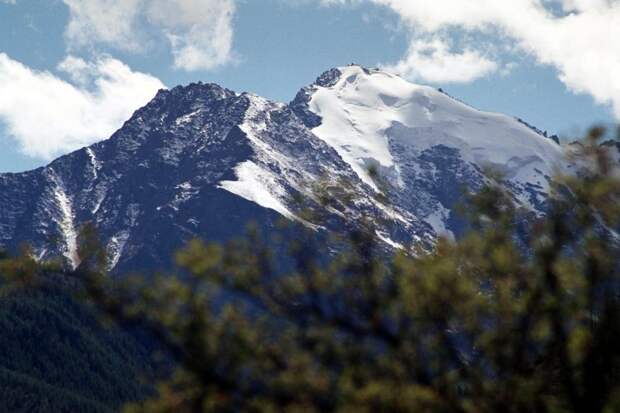 Наши фотоальбомы: Фотографии Горного Алтая - Снежные вершины - неизменный атрибут высокогорной части Алтая