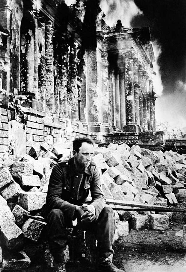 Падение Берлина на фотографиях весны 1945 года (23)