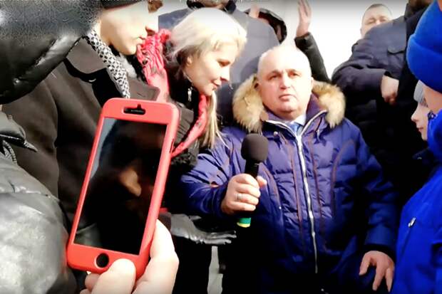 На митинг по поводу трагедии Губернатор Кемеровской области Аман Тулеев не пришел. И его заместитель Владимир Чернов сказал, что решение правильное На митинг по поводу трагедии Губернатор Кемеровской области Аман Тулеев не пришел. И его заместитель Владимир Чернов сказал, что решение правильное зимняя вишня, кемерово, пожар, расследования, трагедия, факты