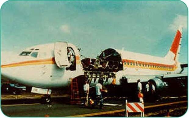 Невероятное приземление полуразрушенного самолета Рейс 243 Aloha Airlines