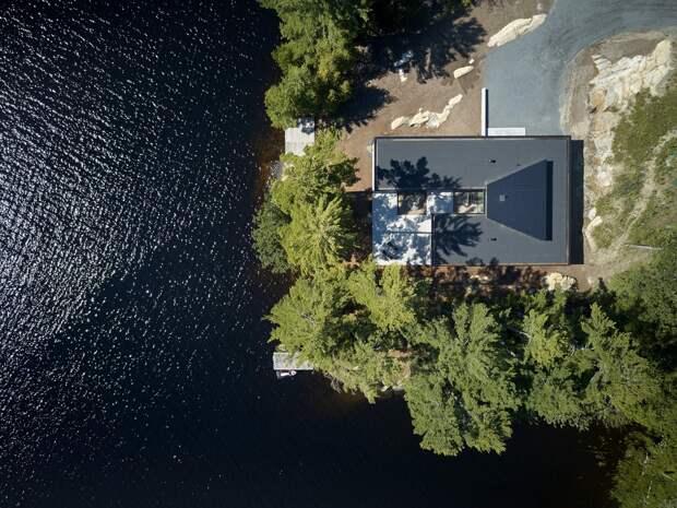 Резиденция у озера в Канаде