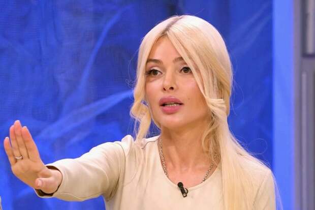 Алена Кравец о том, как плохо жить на Рублевке — «Эти пятиэтажки портят вид из окна»